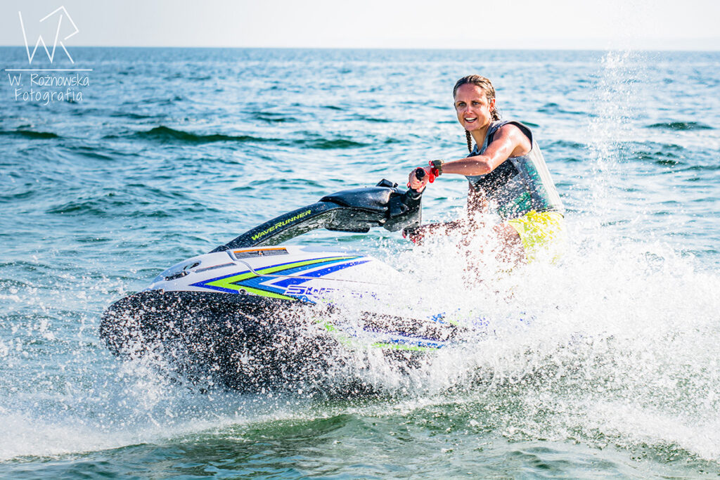 yamaha super jet, skuter stojący w Kuźnicy, wypożyczalnia skuterów wodnych